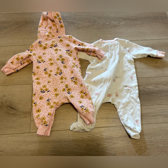 Bundle/Lot of 11 0-3 Month Baby Clothes - Picture 11 of 13